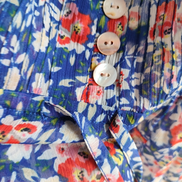 Plus Floral Flowy Sheer Blouse - Picture 7 of 14